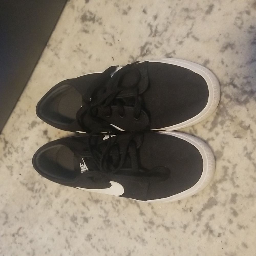 Nike canvas shoes